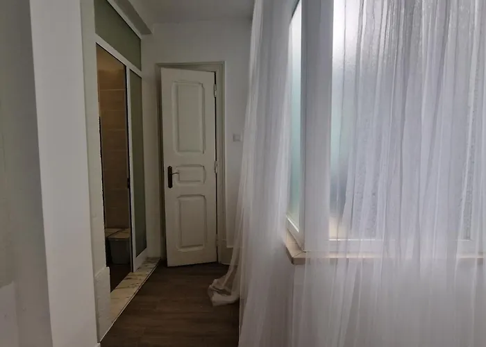 Mini Host In * Lisboa