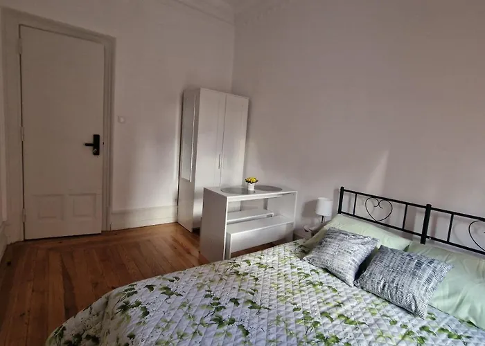 Mini Host In Guest house