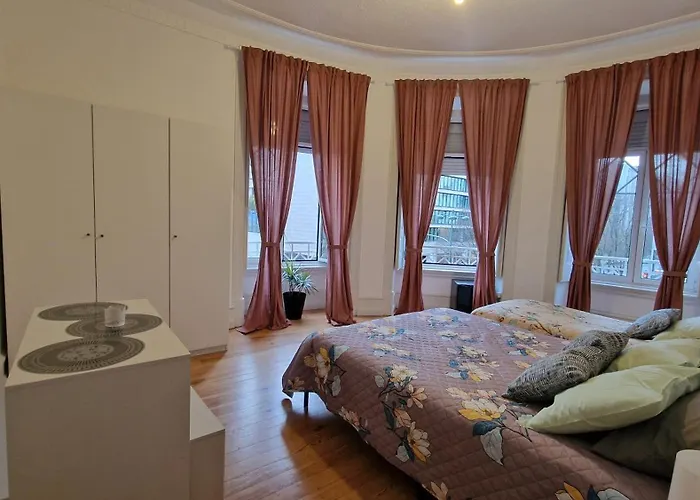 Guest house Mini Host In *