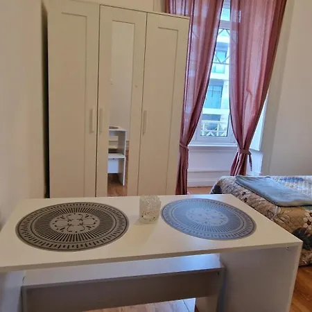 Konukevi Mini Host In