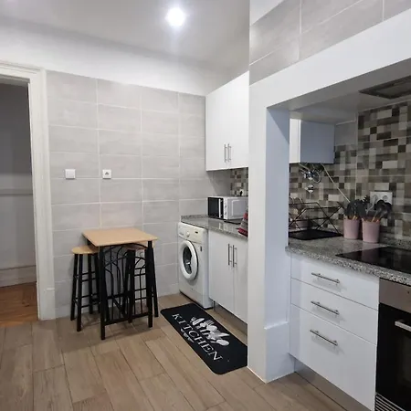 Πανσιόν Mini Host In