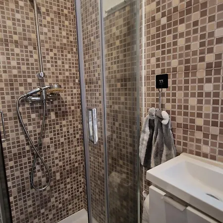 Πανσιόν Mini Host In *