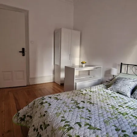 Konukevi Mini Host In *