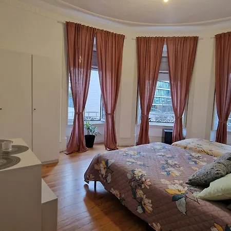 Πανσιόν Mini Host In *